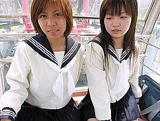Japanese Schoolgirls Nude in Public 女子高生かわいい