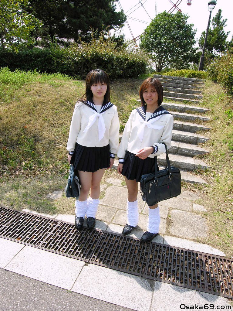 NAKED Osaka69.com 女子高生 " Osaka69 Cute Japanese Schoolgirl Mirai and Shiina Naked in Public 女子高生写真かわいい  Gallery 022.
